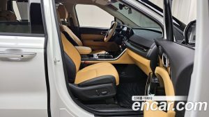 Kia Carnival 9-Seater Noblesse 2023 года из Южной Кореи
