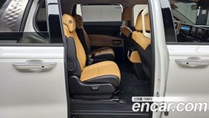 Kia Carnival 9-Seater Noblesse 2023 года из Южной Кореи