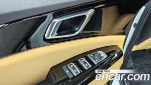 Kia Carnival 9-Seater Noblesse 2023 года из Южной Кореи