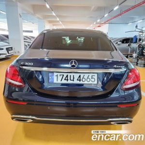Mercedes-Benz E-Class E300 4MATIC Exclusive Intelligent Drive 2020 года из Южной Кореи