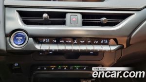 Lexus UX 2.0 2WD 2021 года из Южной Кореи