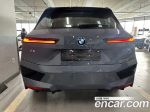 BMW iX xDrive50 Sport Plus 2024 года из Южной Кореи
