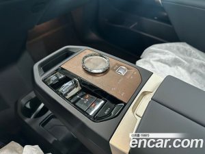 BMW iX xDrive50 Sport Plus 2024 года из Южной Кореи