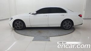 Mercedes-Benz E-Class E250 AMG Line 2023 года из Южной Кореи