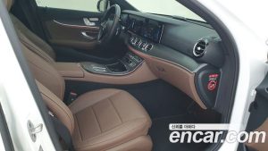 Mercedes-Benz E-Class E250 AMG Line 2023 года из Южной Кореи