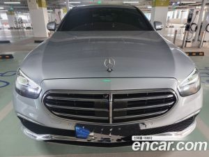Mercedes-Benz E-Class E300e 4MATIC Exclusive 2021 года из Южной Кореи