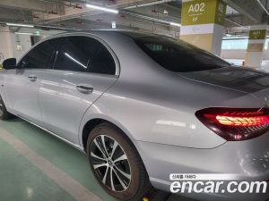 Mercedes-Benz E-Class E300e 4MATIC Exclusive 2021 года из Южной Кореи