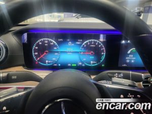 Mercedes-Benz E-Class E300e 4MATIC Exclusive 2021 года из Южной Кореи