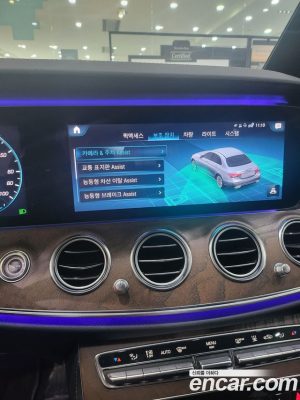 Mercedes-Benz E-Class E300e 4MATIC Exclusive 2021 года из Южной Кореи