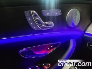 Mercedes-Benz E-Class E300e 4MATIC Exclusive 2021 года из Южной Кореи