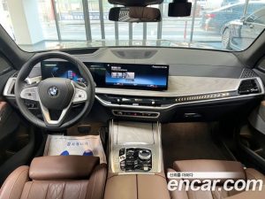 BMW X7 xDrive 40i Design Pure Excellence 7-Seater 2023 года из Южной Кореи