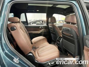 BMW X7 xDrive 40i Design Pure Excellence 7-Seater 2023 года из Южной Кореи