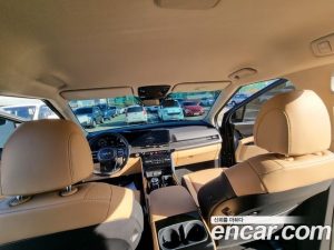Kia Carnival Бензин 9-Seater Signature 2023 года из Южной Кореи