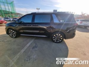 Kia Carnival Бензин 9-Seater Signature 2023 года из Южной Кореи