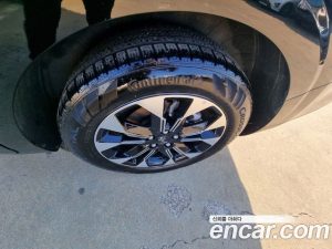 Kia Carnival Бензин 9-Seater Signature 2023 года из Южной Кореи