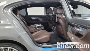 BMW 7-Series 730Ld xDrive Design Pure Excellence 2020 года из Южной Кореи