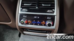 BMW 7-Series 730Ld xDrive Design Pure Excellence 2020 года из Южной Кореи
