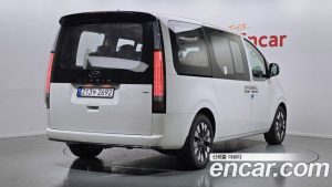Hyundai Staria 4WD Lounge 7-Seater 2024 года из Южной Кореи
