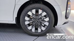 Hyundai Staria 4WD Lounge 7-Seater 2024 года из Южной Кореи