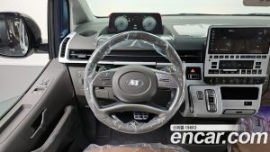 Hyundai Staria 4WD Lounge 7-Seater 2024 года из Южной Кореи