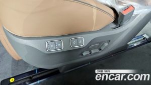 Hyundai Staria 4WD Lounge 7-Seater 2024 года из Южной Кореи