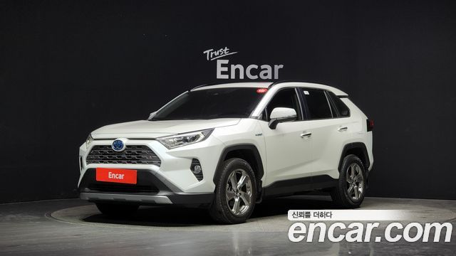 Toyota RAV4 2.5 4WD HYBRID 2021 года из Кореи