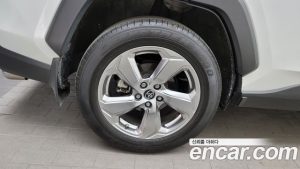 Toyota RAV4 2.5 4WD HYBRID 2021 года из Южной Кореи