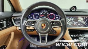 Porsche Panamera 3.0 AWD 2020 года из Южной Кореи