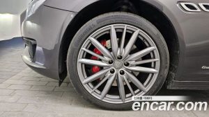 Maserati Quattroporte S Q4 3.0 V6 GranSport 2020 года из Южной Кореи