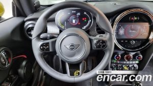 Mini Cooper SE ELECTRIC 2023 года из Южной Кореи