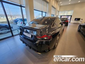 BMW 2-Series M240i xDrive Online Exclusive Coupe 2023 года из Южной Кореи