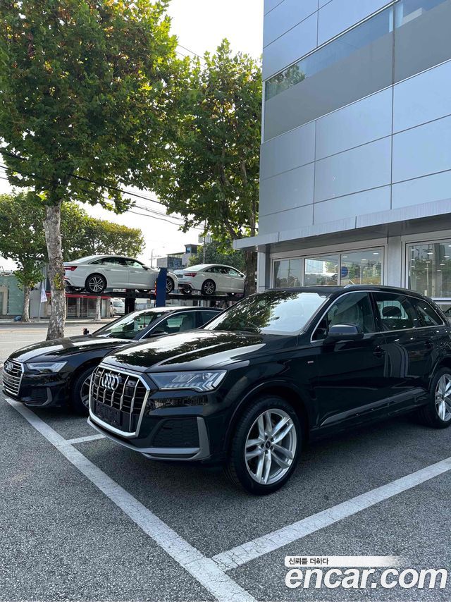 Audi Q7 45 TDI 4WD Premium 2023 года из Кореи