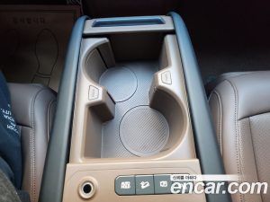 Kia EV9 Earth 4WD 2024 года из Южной Кореи