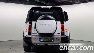 Land Rover Defender 110 D300 HSE 2023 года из Южной Кореи