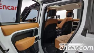 Land Rover Defender 110 D300 HSE 2023 года из Южной Кореи