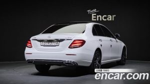 Mercedes-Benz E-Class E220d Avantgarde 2020 года из Южной Кореи