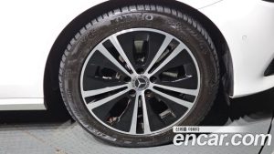 Mercedes-Benz E-Class E220d Avantgarde 2020 года из Южной Кореи