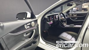 Mercedes-Benz E-Class E220d Avantgarde 2020 года из Южной Кореи
