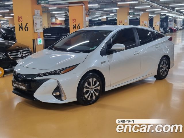 Toyota Prius 1.8 2021 года из Кореи