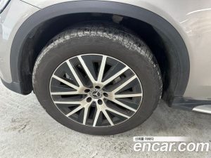 Mercedes-Benz GLC-Class GLC300e 4MATIC 2021 года из Южной Кореи