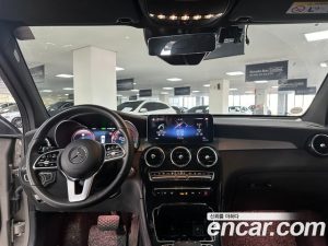 Mercedes-Benz GLC-Class GLC300e 4MATIC 2021 года из Южной Кореи