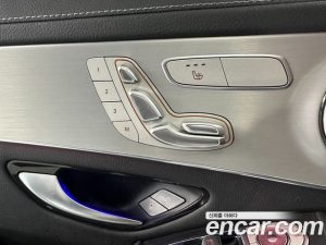 Mercedes-Benz GLC-Class GLC300e 4MATIC 2021 года из Южной Кореи