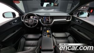 Volvo XC60 T8 R-디자인 2021 года из Южной Кореи
