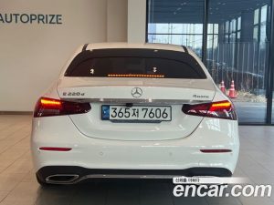 Mercedes-Benz E-Class E220d 4MATIC AMG Line 2021 года из Южной Кореи