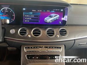 Mercedes-Benz E-Class E220d 4MATIC AMG Line 2021 года из Южной Кореи