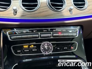 Mercedes-Benz E-Class E300 4MATIC Exclusive 2020 года из Южной Кореи