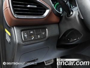Hyundai Santafe Дизель 2.0 2WD 2020 года из Южной Кореи