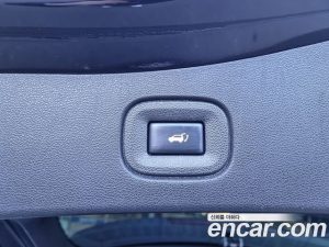 Renault-KoreaSamsung QM6 2.0 GDe RE Signature 2WD 2021 года из Южной Кореи