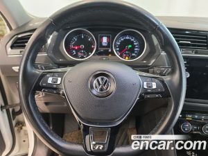 Volkswagen Tiguan 2.0 TDI Prestige 2020 года из Южной Кореи