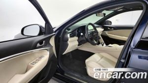 Genesis G70 Бензин 2.5T 2WD 2024 года из Южной Кореи